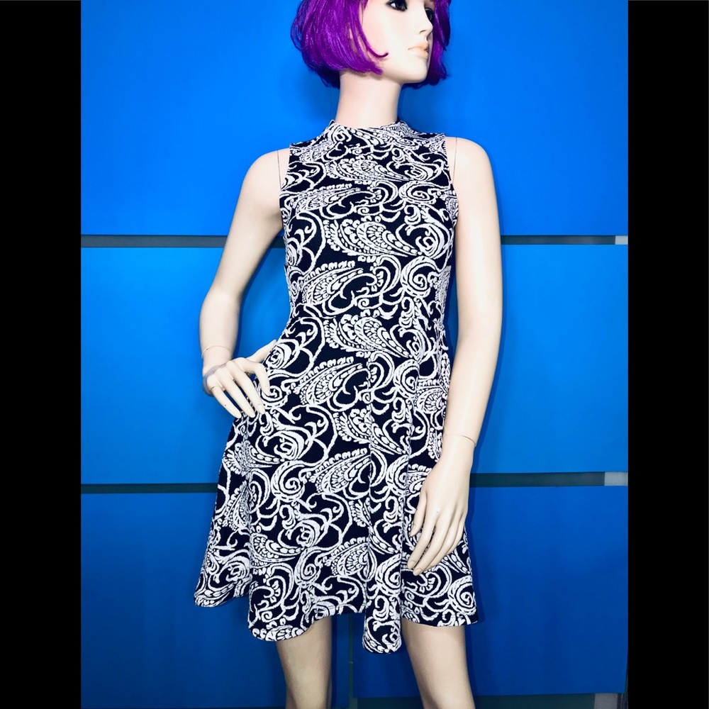 F21 • Paisley Print Dress/ size (M)